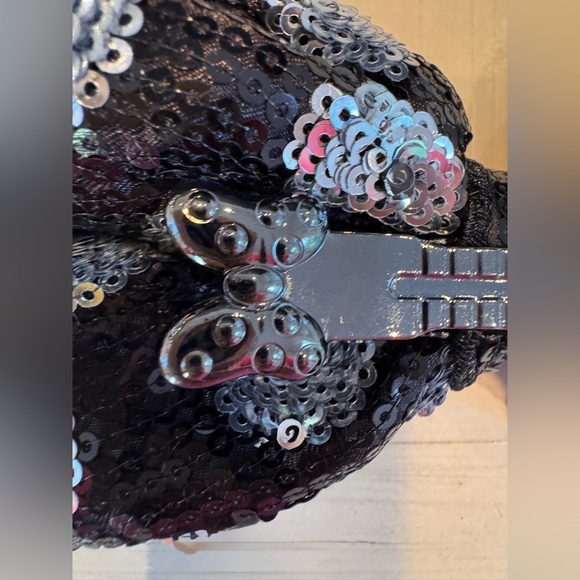Official Disney Minnie Mouse Oversized Sequin Bow Headband/Hair Accessory - Picture 7 of 9